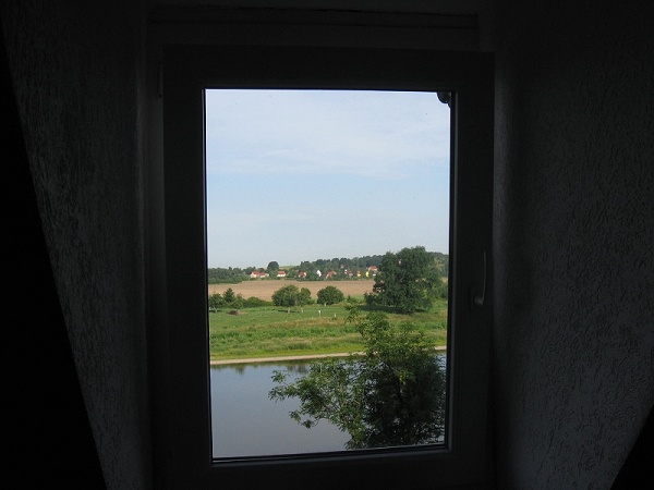 Blick aus Fenster Wohnen zu Elbe